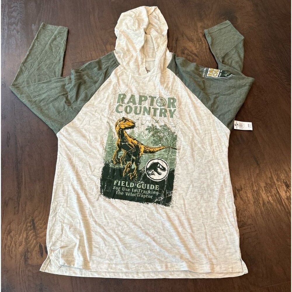 Jurassic‎ world shirt nwt